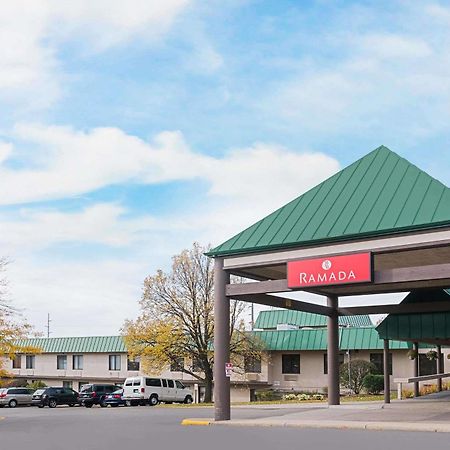 Ramada By Wyndham Plymouth Hotel & Conference Center Esterno foto