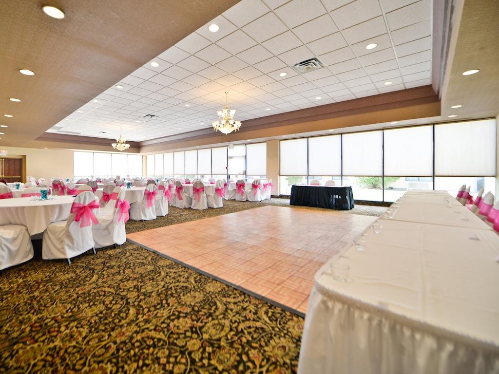 Ramada By Wyndham Plymouth Hotel & Conference Center Esterno foto