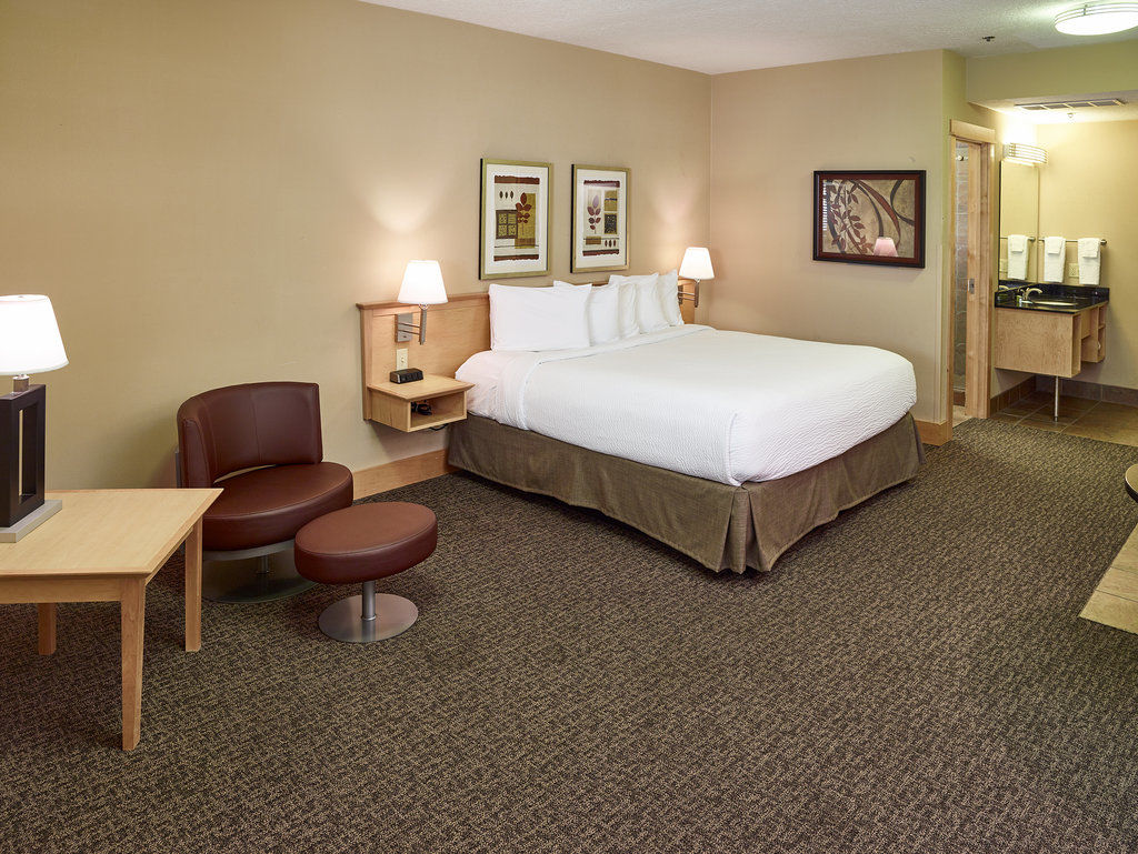 Ramada By Wyndham Plymouth Hotel & Conference Center Esterno foto