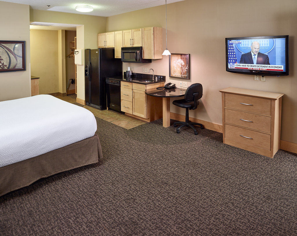 Ramada By Wyndham Plymouth Hotel & Conference Center Esterno foto